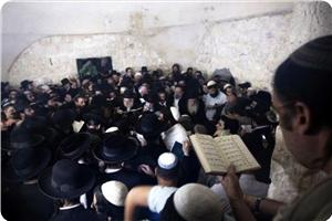 سیکڑوں یہودی آباد کار حضرت یوسف علیہ السلام کے مزار میں داخل